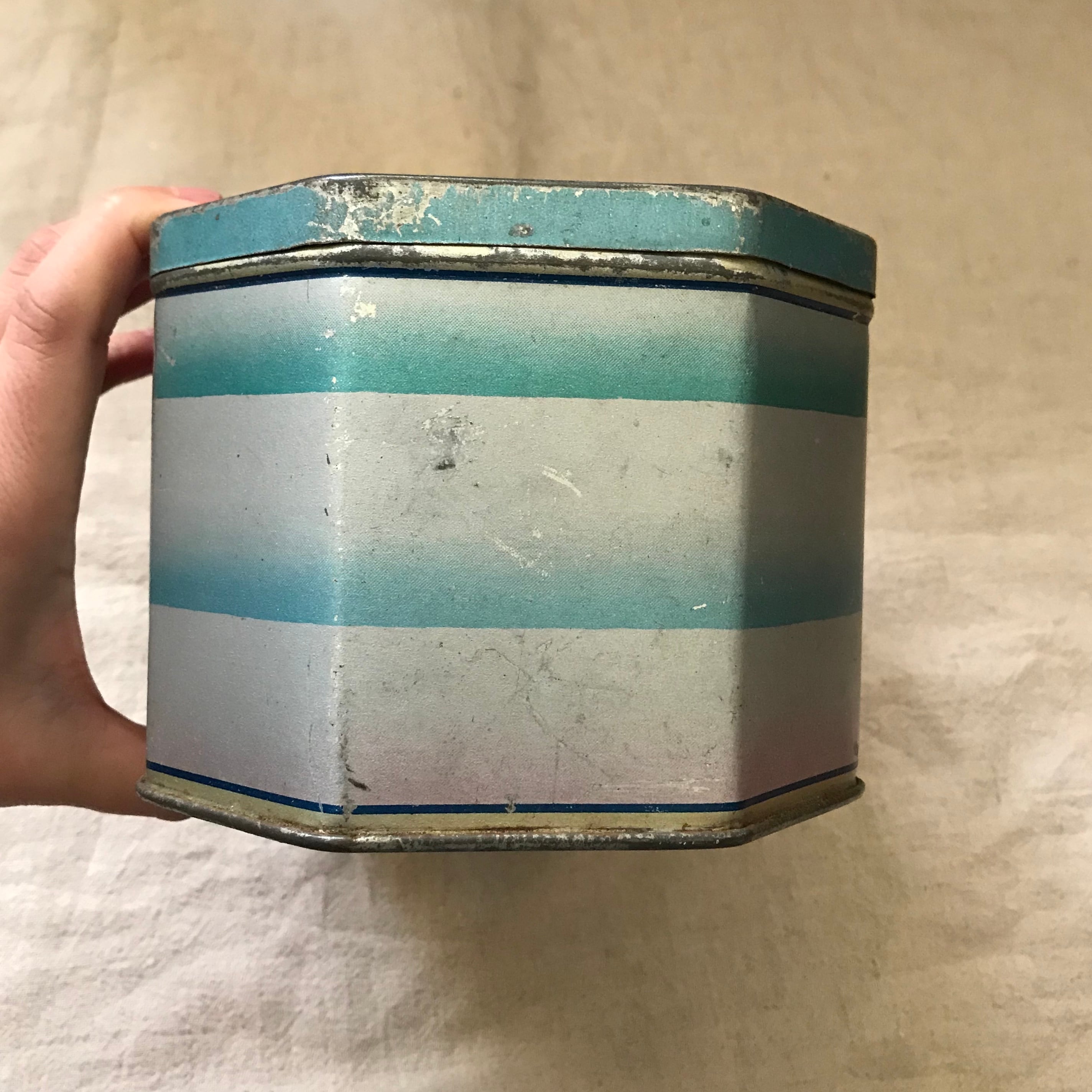 雪景色の大きな錆びた缶 | tsuitachi craft&brocante