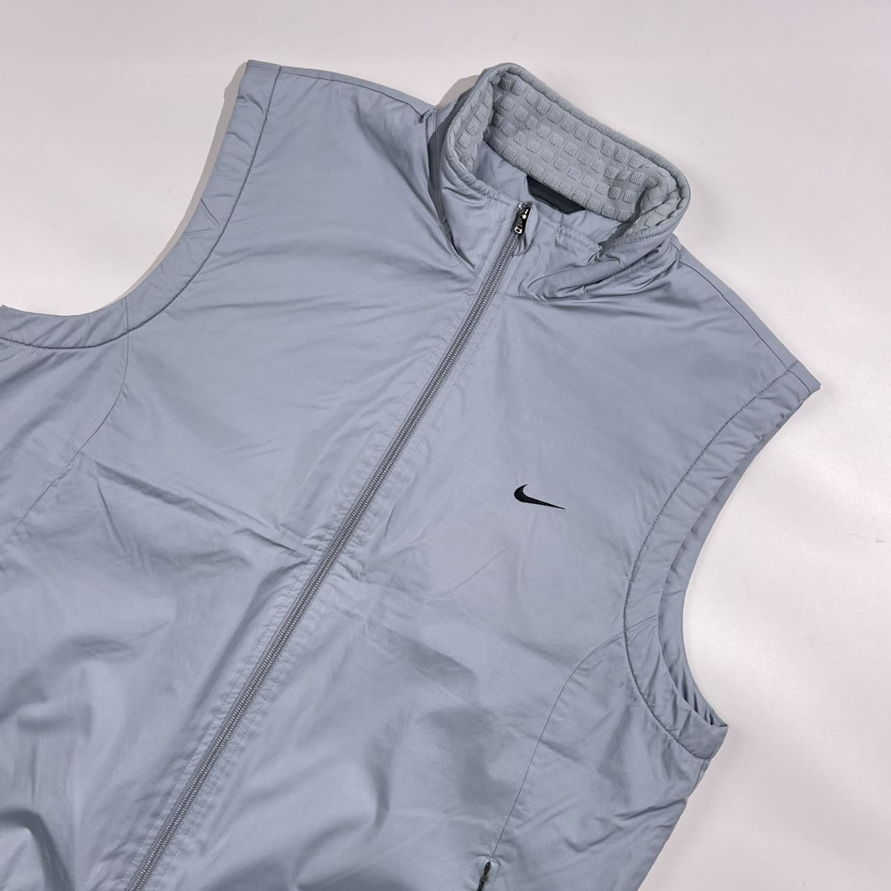 NIKE GOLF ナイキゴルフ 中綿 ワンポイント刺繍 ハイネック  ベスト XL /ライトグレー ライトブルー系 メンズ