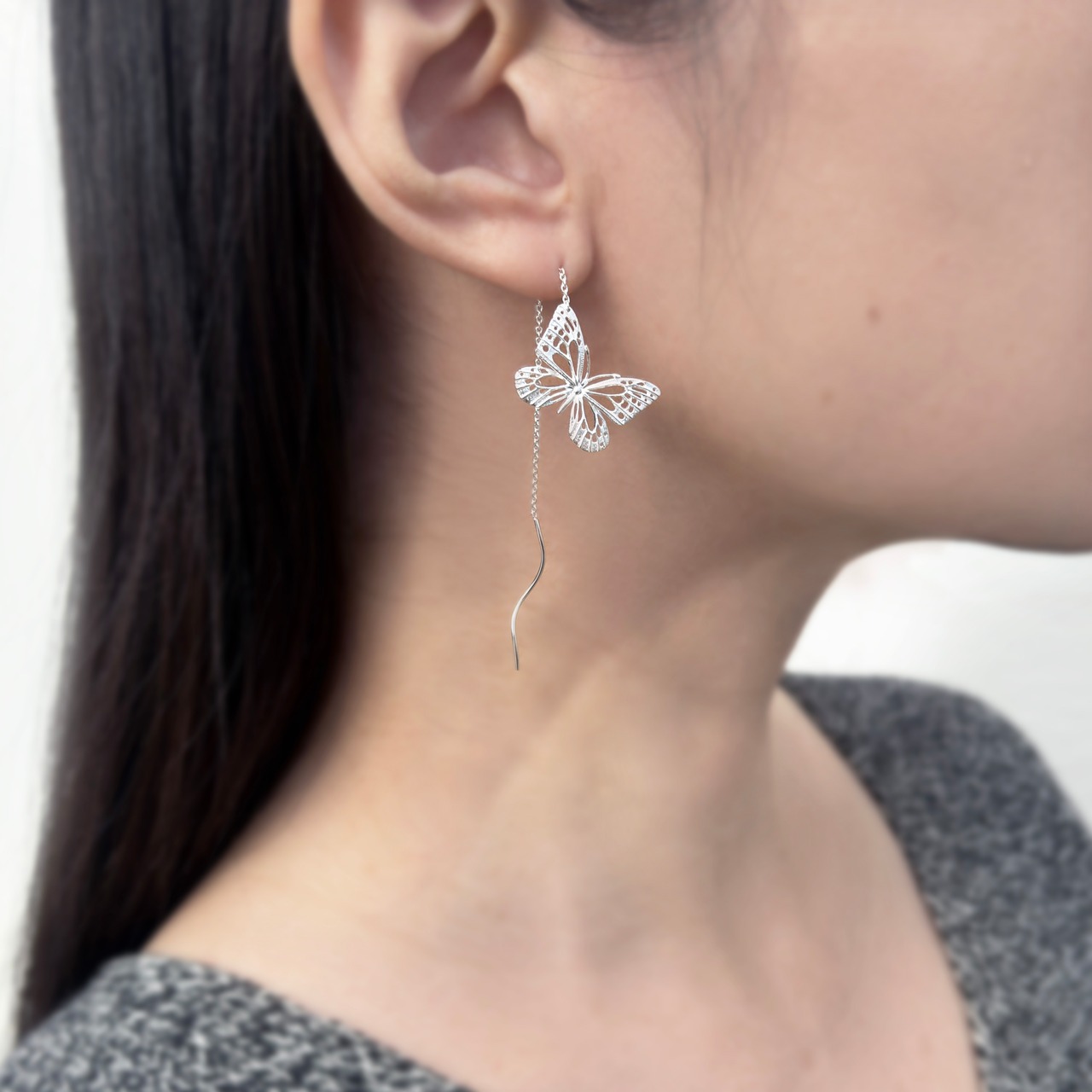 Lisa｜リザ 蝶 アメリカンピアス (SV925)  アサギマダラ (L size)