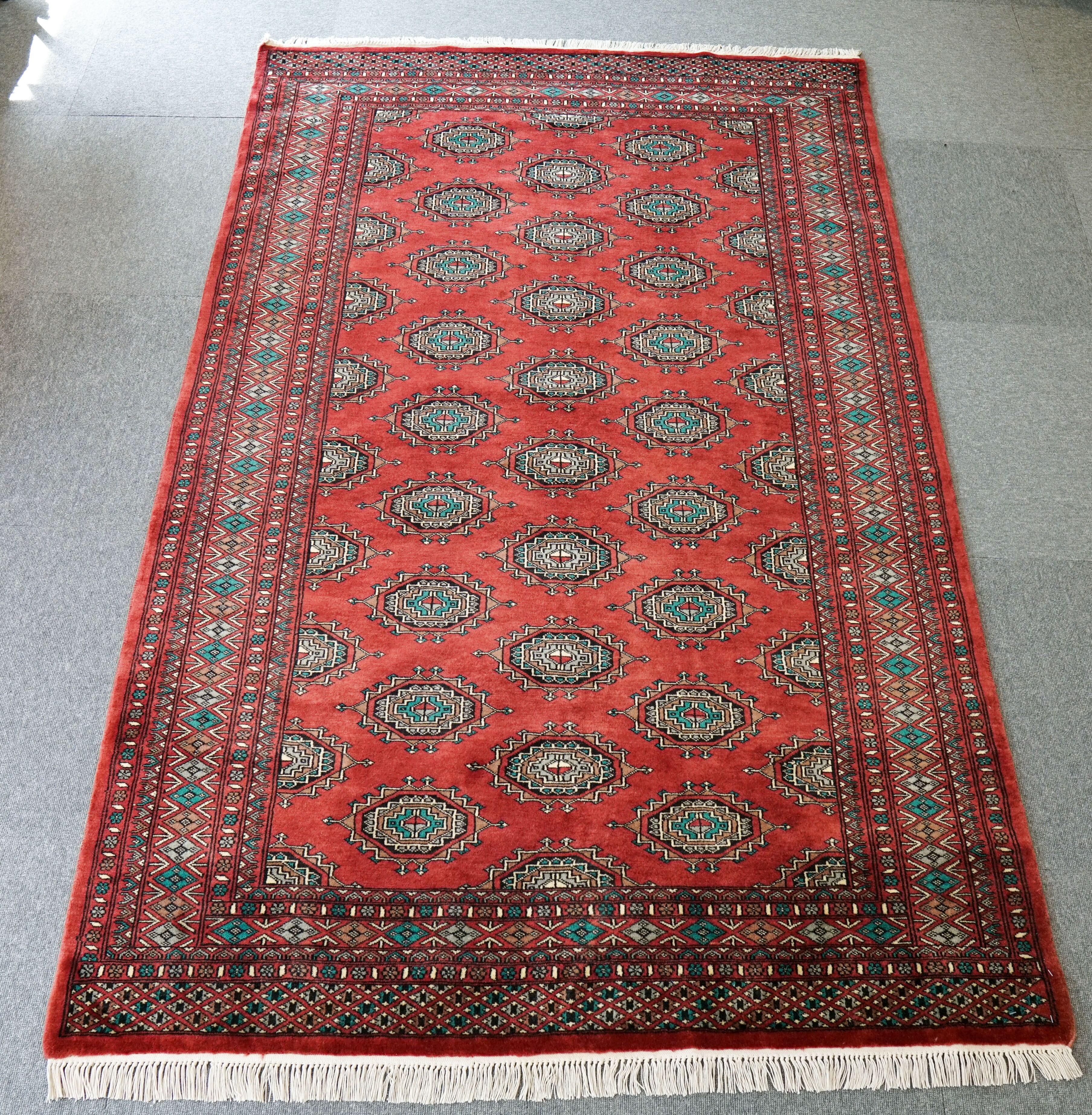 126×200cm【パキスタン手織り絨毯】 | Decorworks