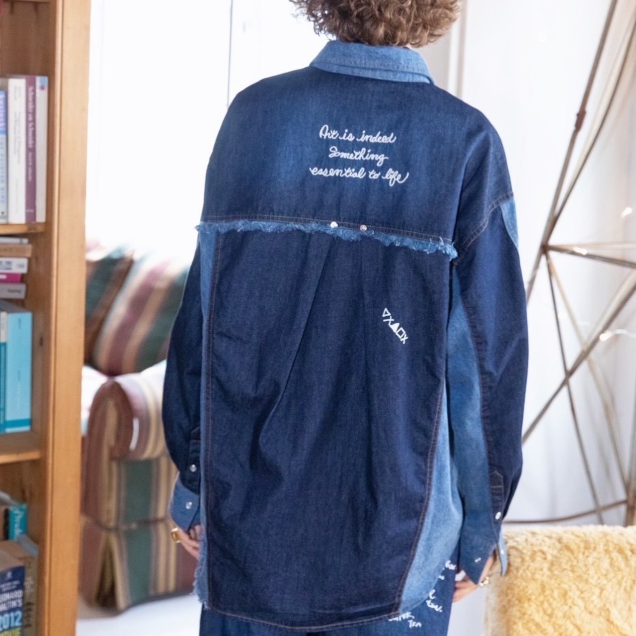アウラアイラ AULA AILA GRAFFITI DENIM SHIRT