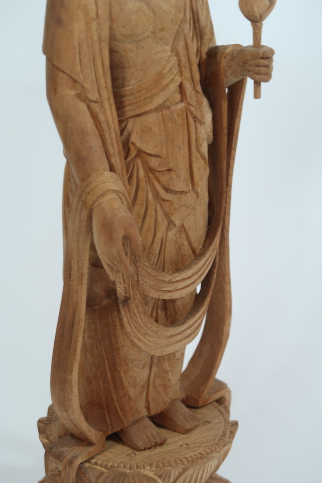 Shō Kannon Bodhisattva ― A Wood Sculpture by Nozomu Mori