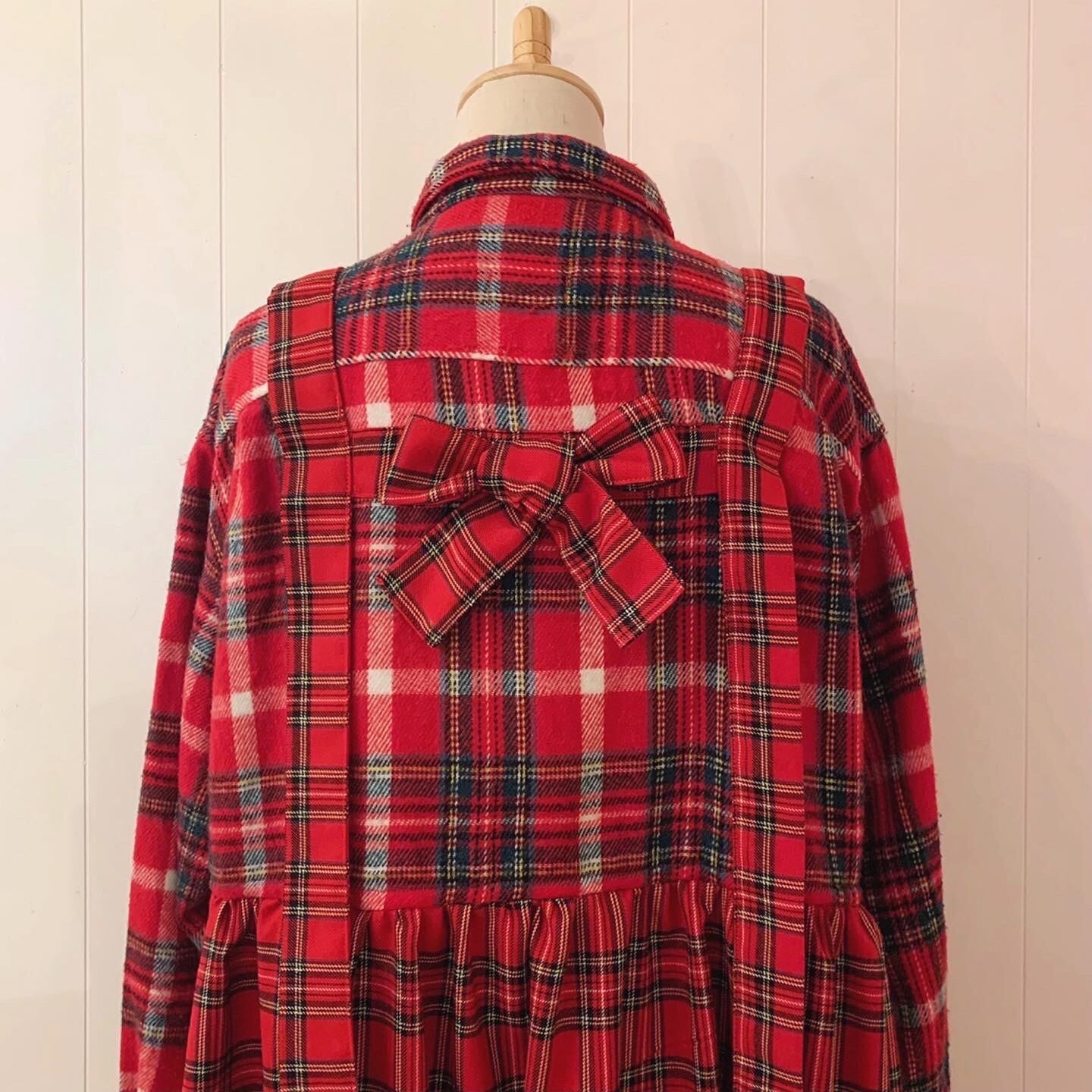 remake : gift box ribbon one-piece / red