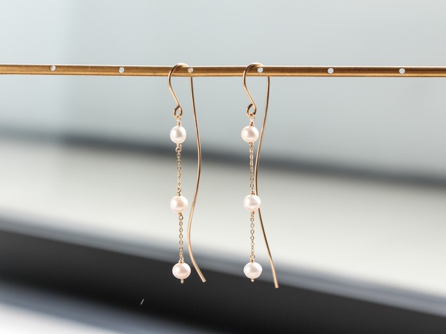 14kgf- Pearl line pierced earrings /can be chang to A.N original clip-on