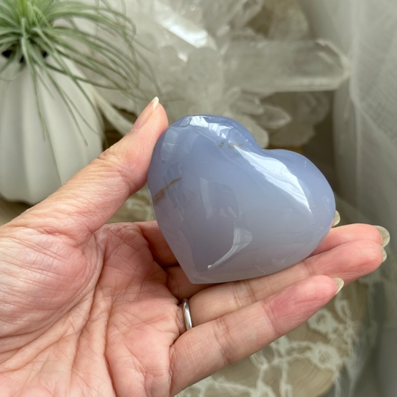 ブルーカルセドニー＊231133＊天然石ハート型＊天然石インテリア＊置き物＊インテリアストーン