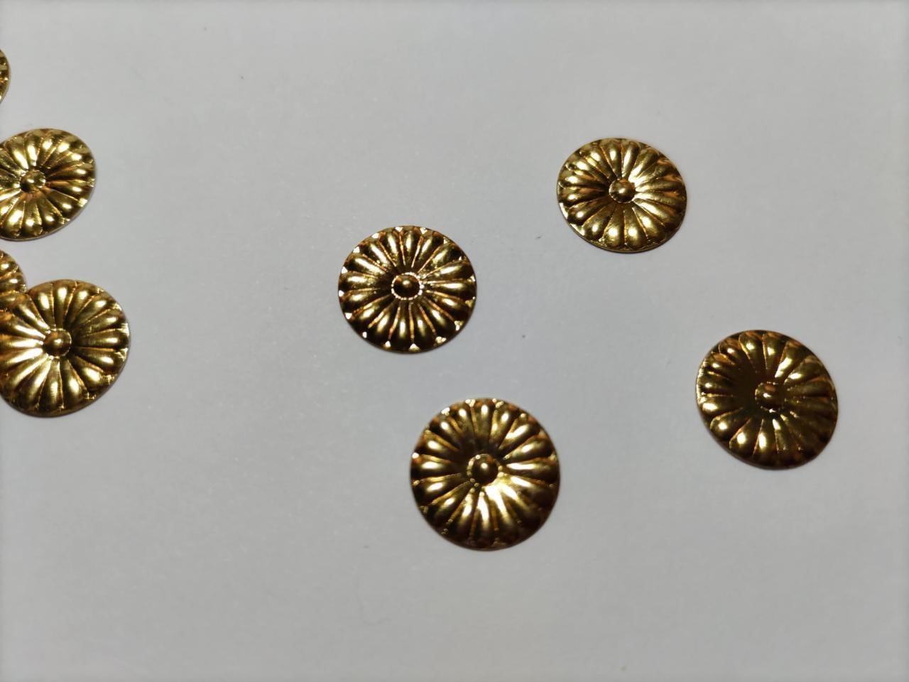 特別価格！【菊紋金具】4分ｘ220枚 （12ｍｍ）神殿、神輿、真鍮金具です。 【菊紋金具】4分 x 10枚 神殿、祭り、神輿、仏壇、真鍮金具