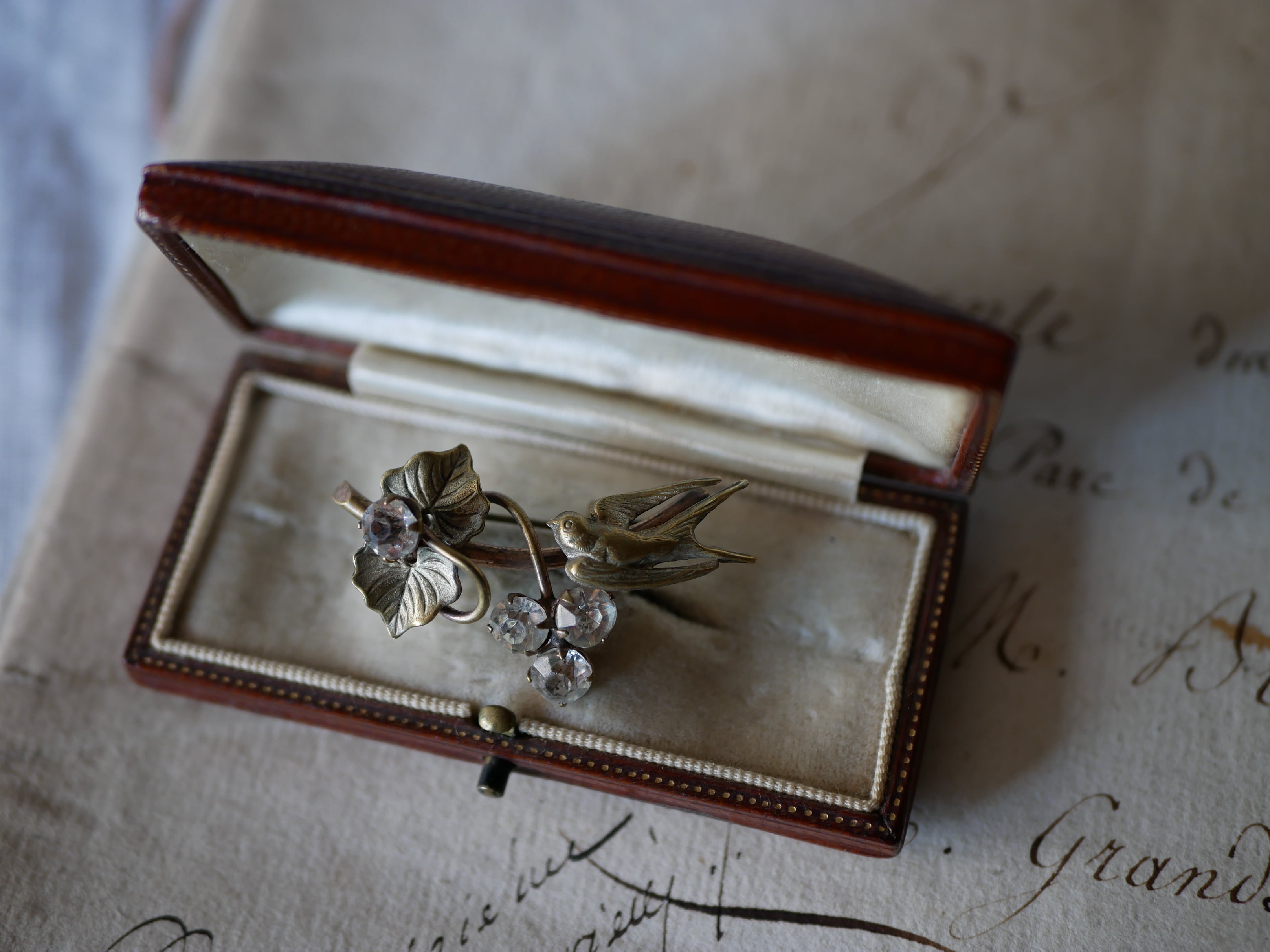 French antique & brocante ツバメのブローチ2 フランスアンティーク