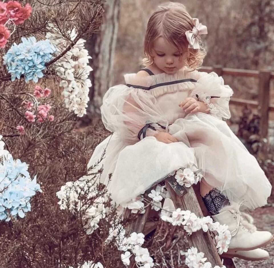 チュールオフショルダードレス•••••••••ワンピース お誕生日 海外子供服 リボン 発表会 撮影 キッズフォト