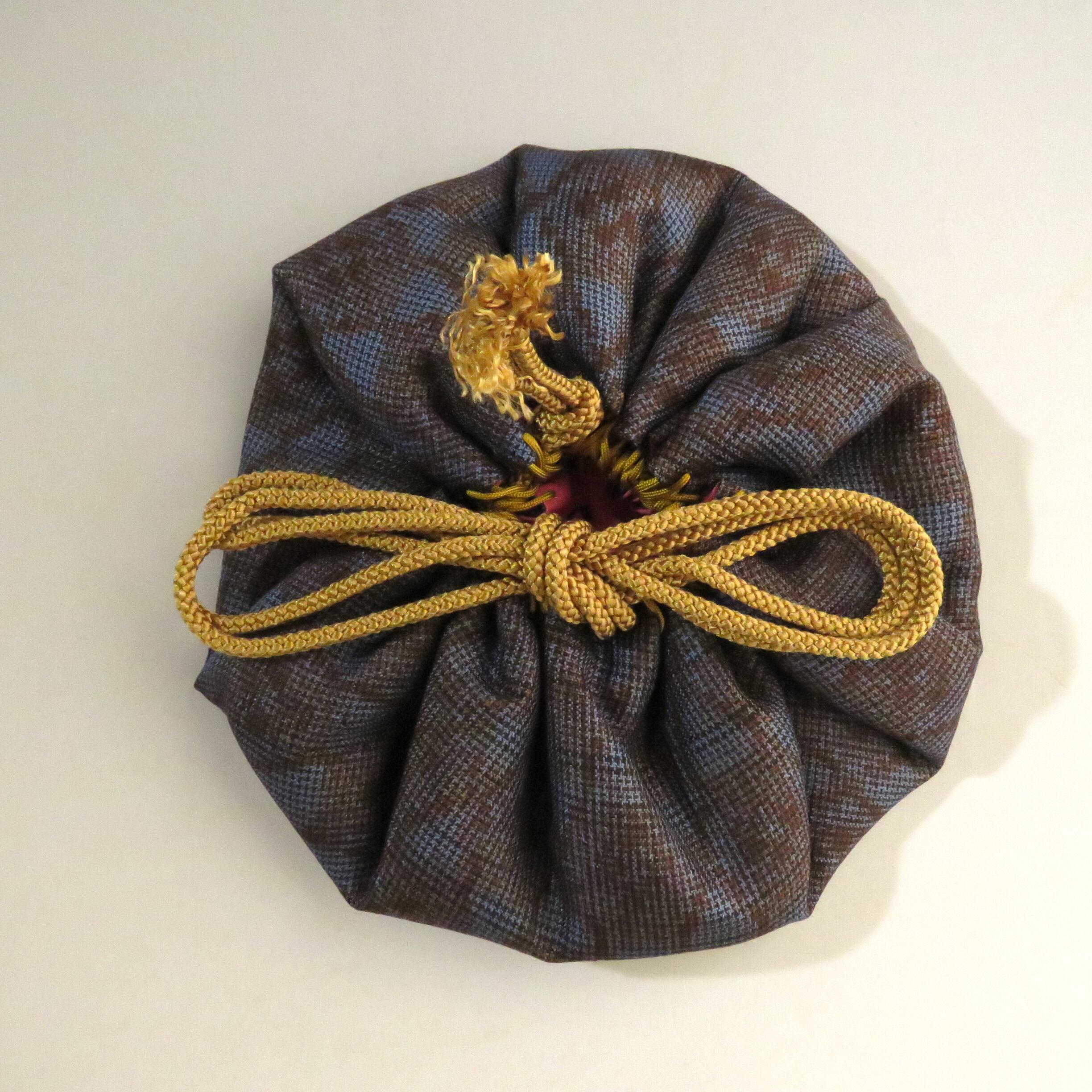 鯛の置物（絹古布使用）