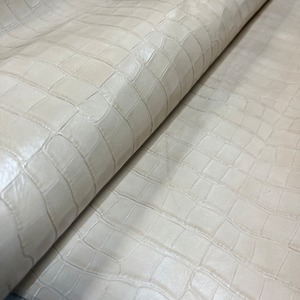 牛革　クロコ型押し【たまごいろ】1.1mm厚 [シワ有] E9C-020