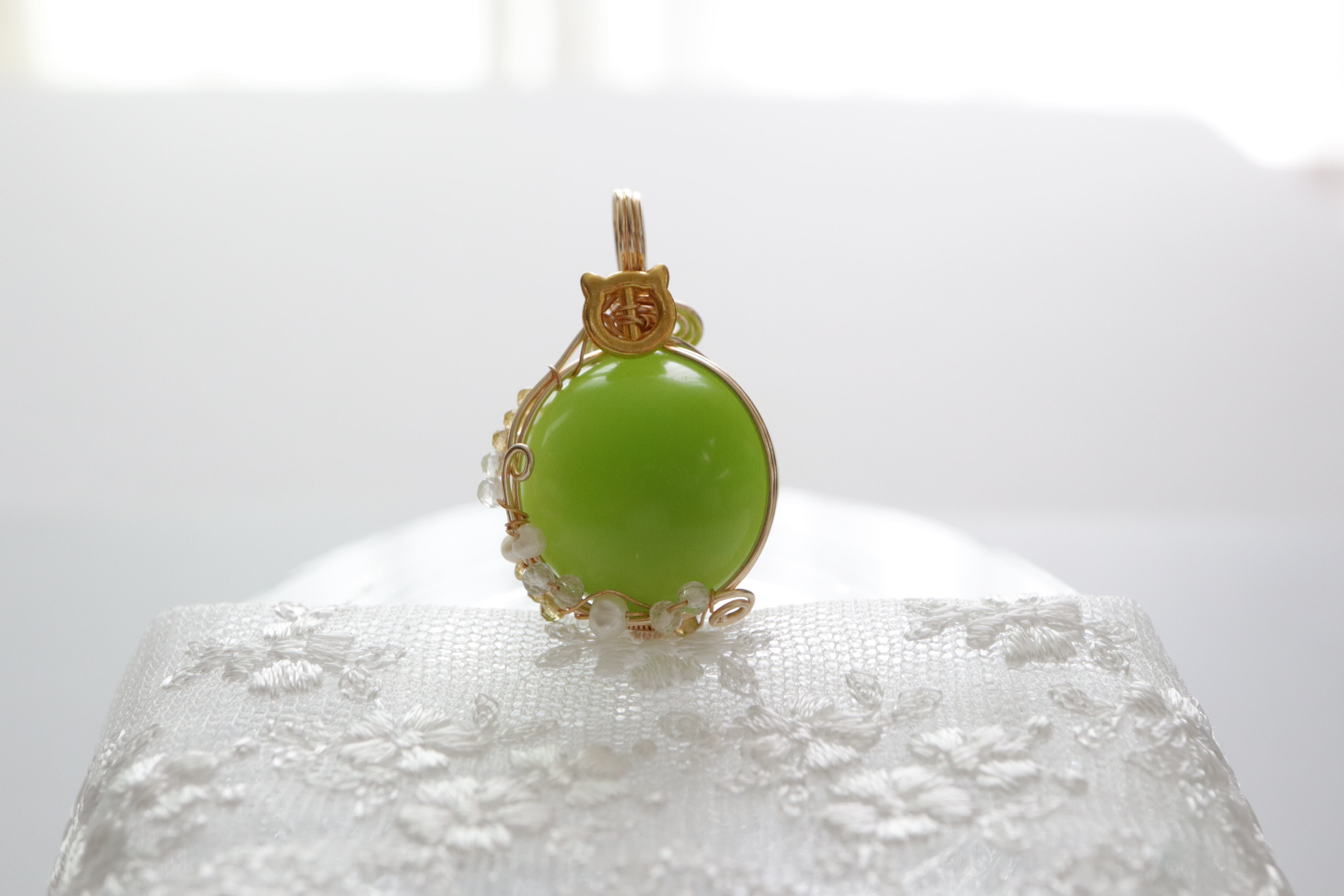 ガラスのキャッツアイ ワイヤーラッピング ペンダントトップ