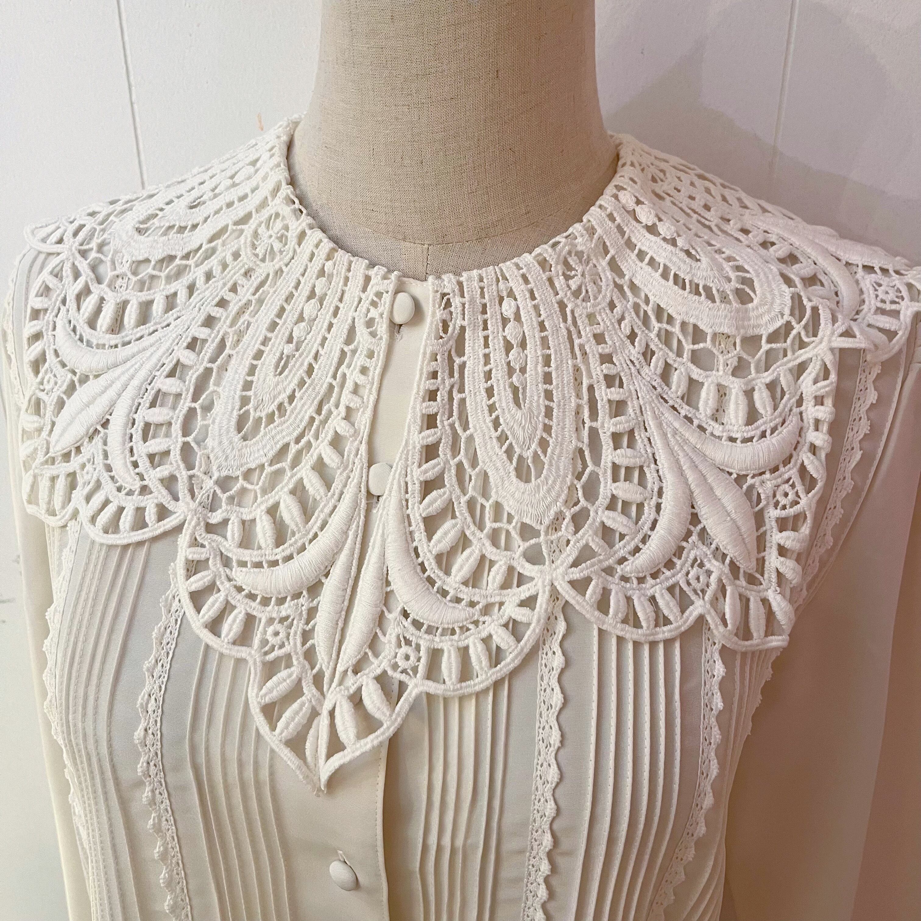 cream big lace collar blouse