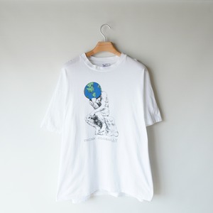 "think globally" T-shirt