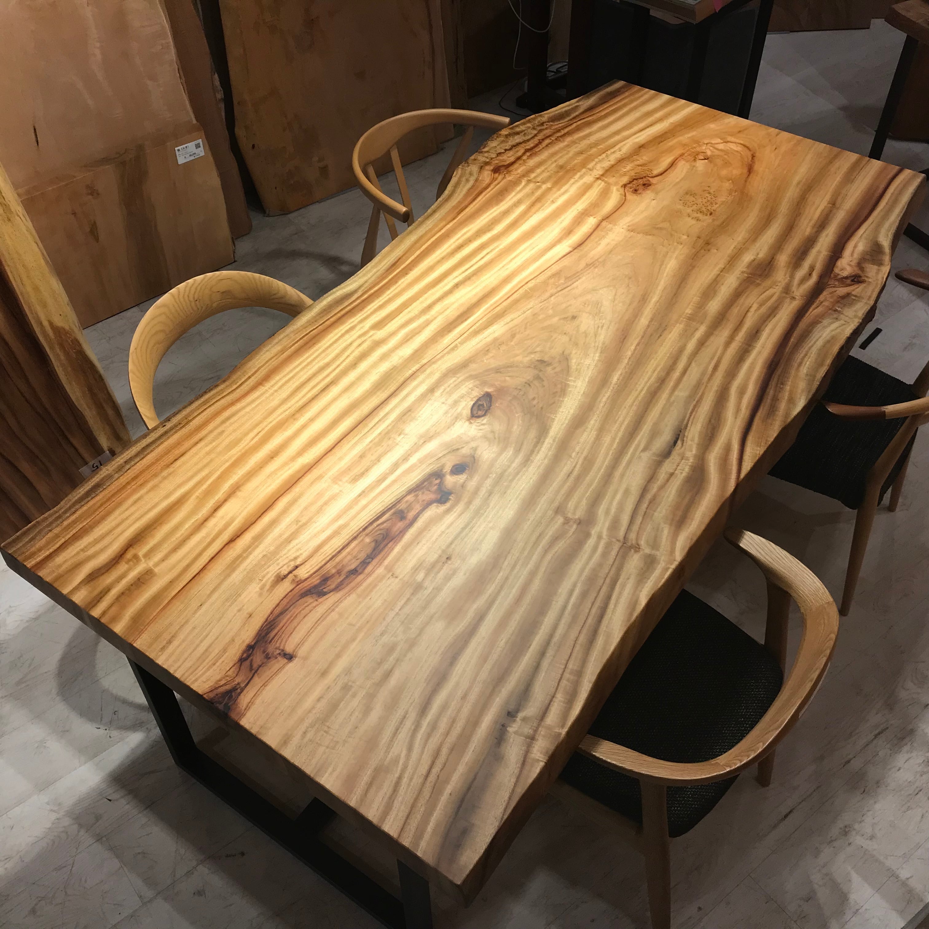 【OUTLET】楠(クス)_2100×900-1070-1000×68_横浜OUTLET PLUS_テーブル天板/一枚板 2356-1 t001