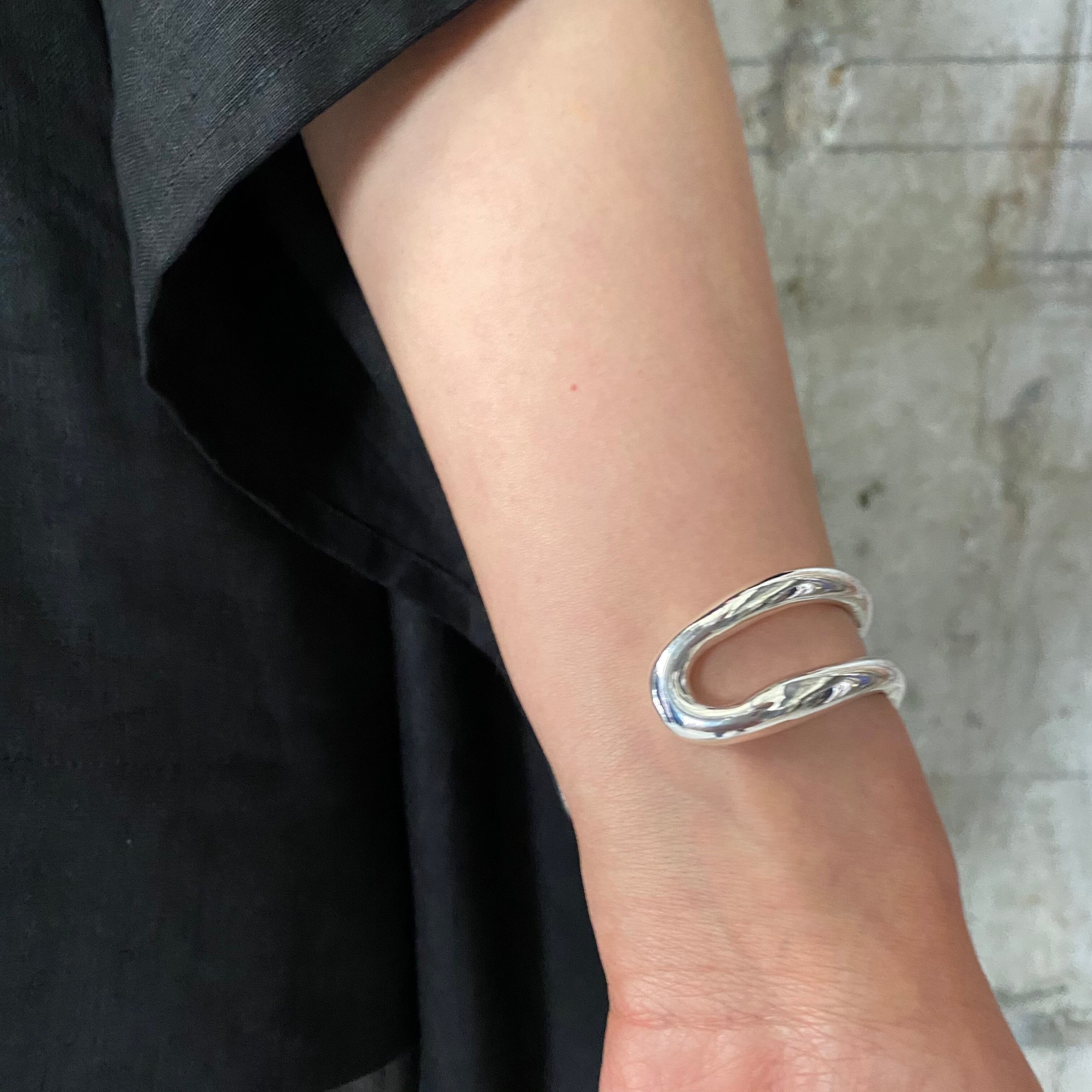 Nothing And Others【ﾅｯｼﾝｸﾞｱﾝﾄﾞｱｻﾞｰｽﾞ】Double line bangle
