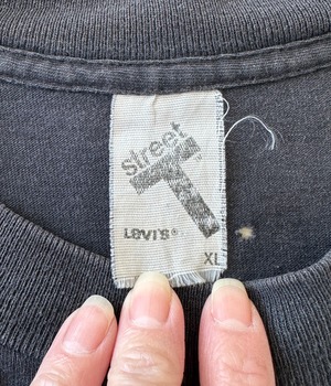 -Levi's- Vintage 80s XL Print T-shirt