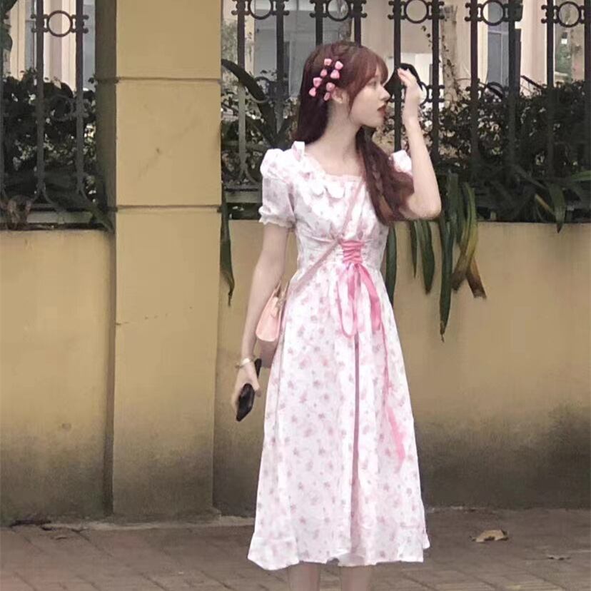 【新作】【送料無料】 フレンチスイート花柄ドレス女性の夏の新しいスタイルスリミングミッドレングスパフスリーブ妖精スカート初恋 0296386179079