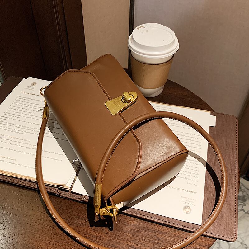 スタンダードオータムウィンターレッド レトロ 秋物 冬物 スクウェア メッセンジャーバッグ Tiancai_Wing_Bag33322716994