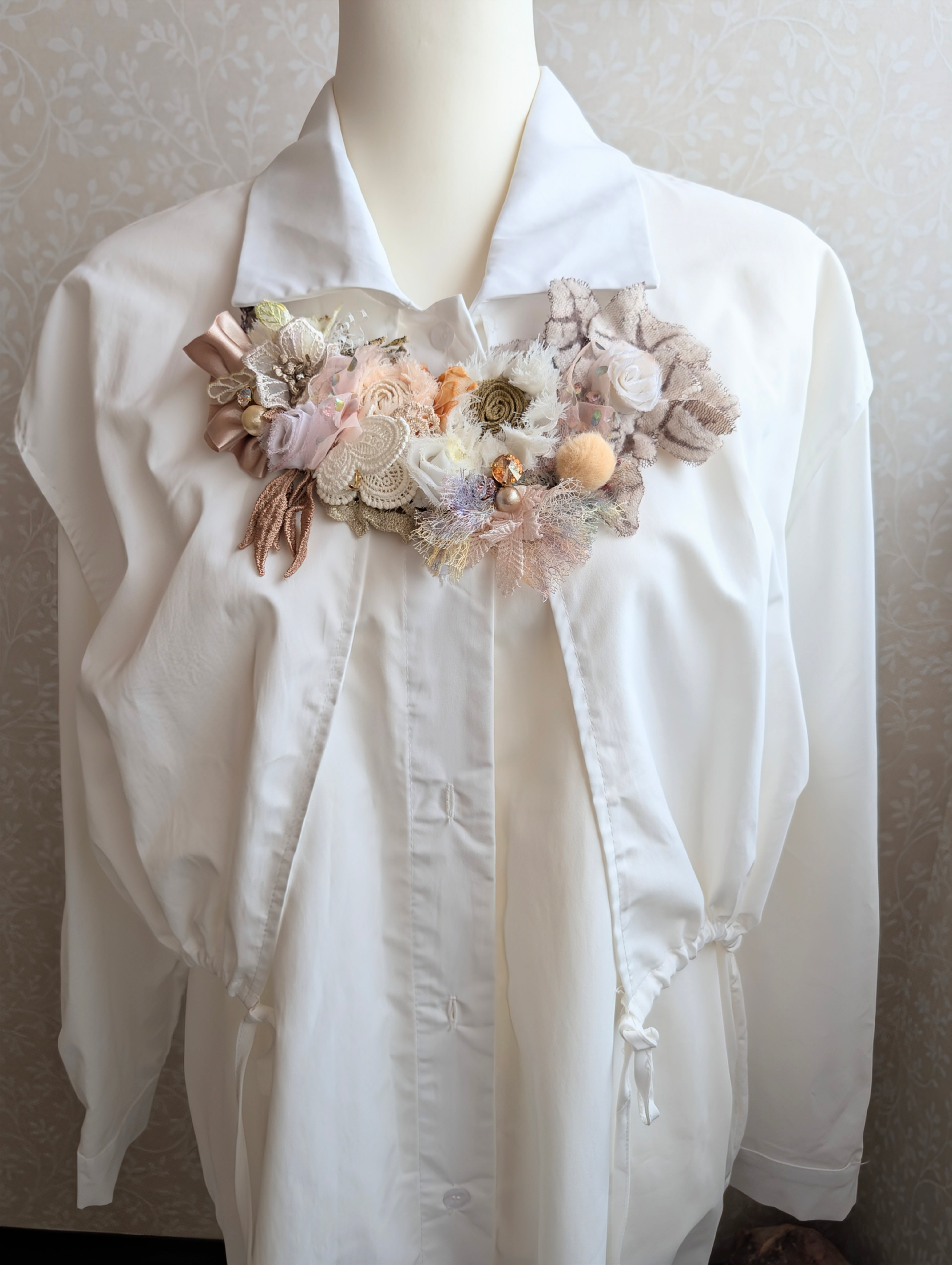 《アールグレイ　Earl Grey》 コサージュネックレス