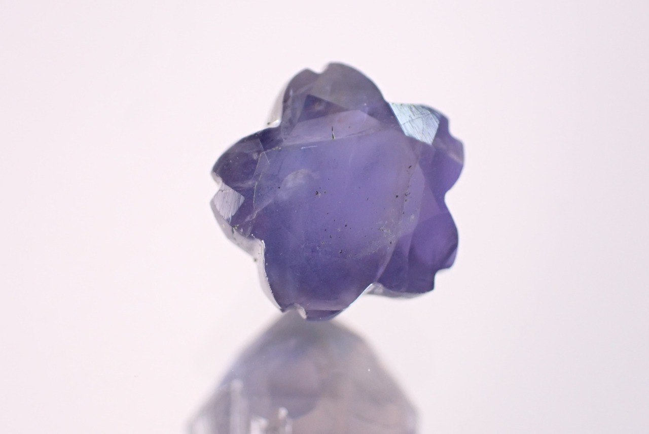 アイオライト(桜カット)　1.75ct　[D2-446]