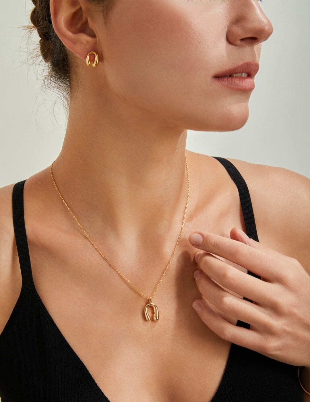 「ラッキーホースシューシリーズ」SV925シルバー ホースシューネックレス シックでエレガントな幸運のデザイン