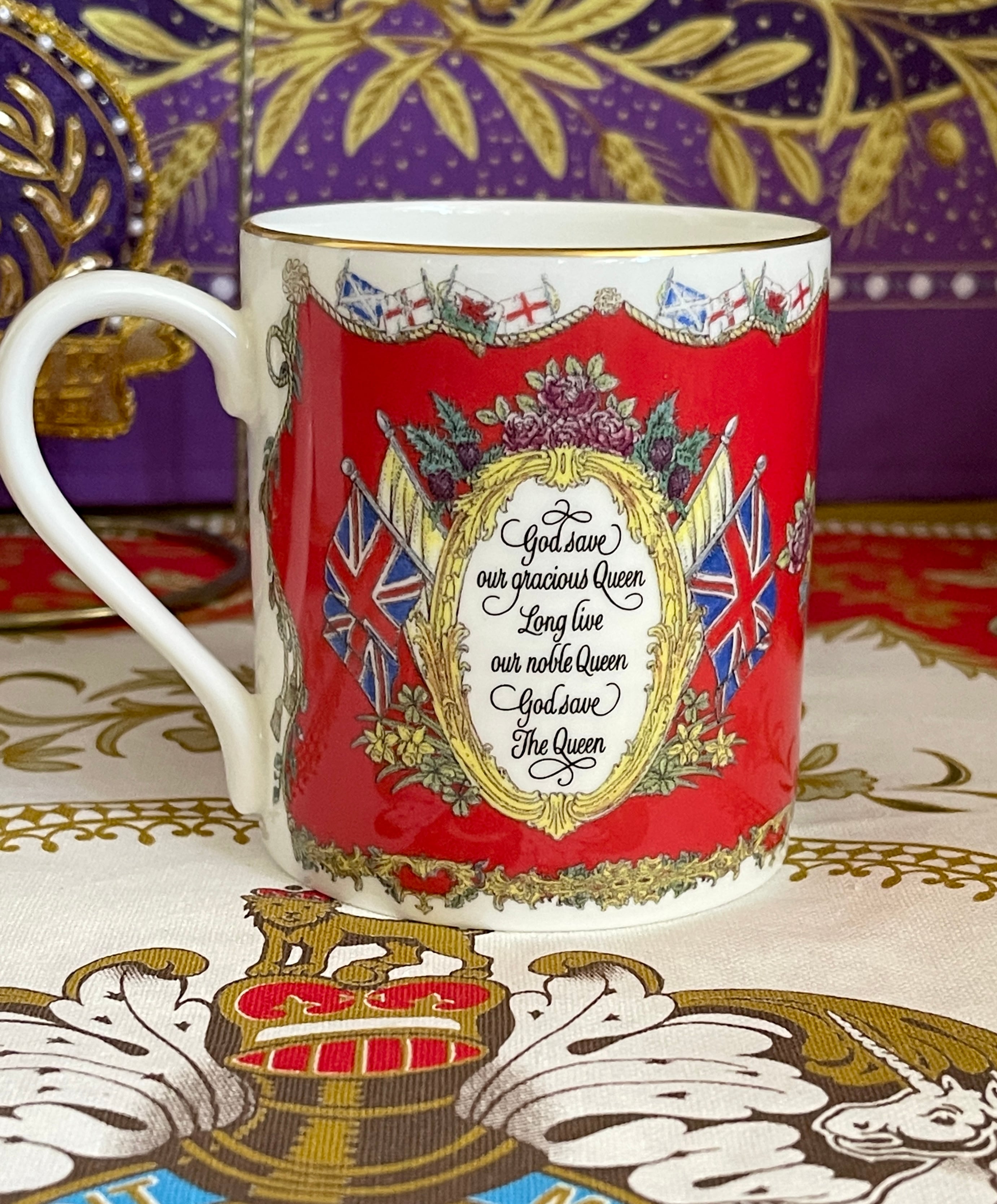 エリザベス女王ハルシオンデイズ　エリザベス女王　プラチナジュビリー　ワイルディング　マグカップ