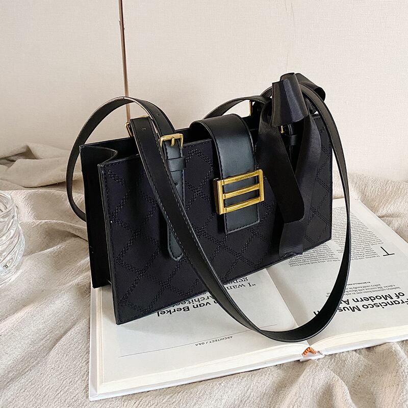 刺繍ワンショルダーレッド オータム 秋物 ウィンター 冬物 スクウェア 手作りハンドバック68733048408