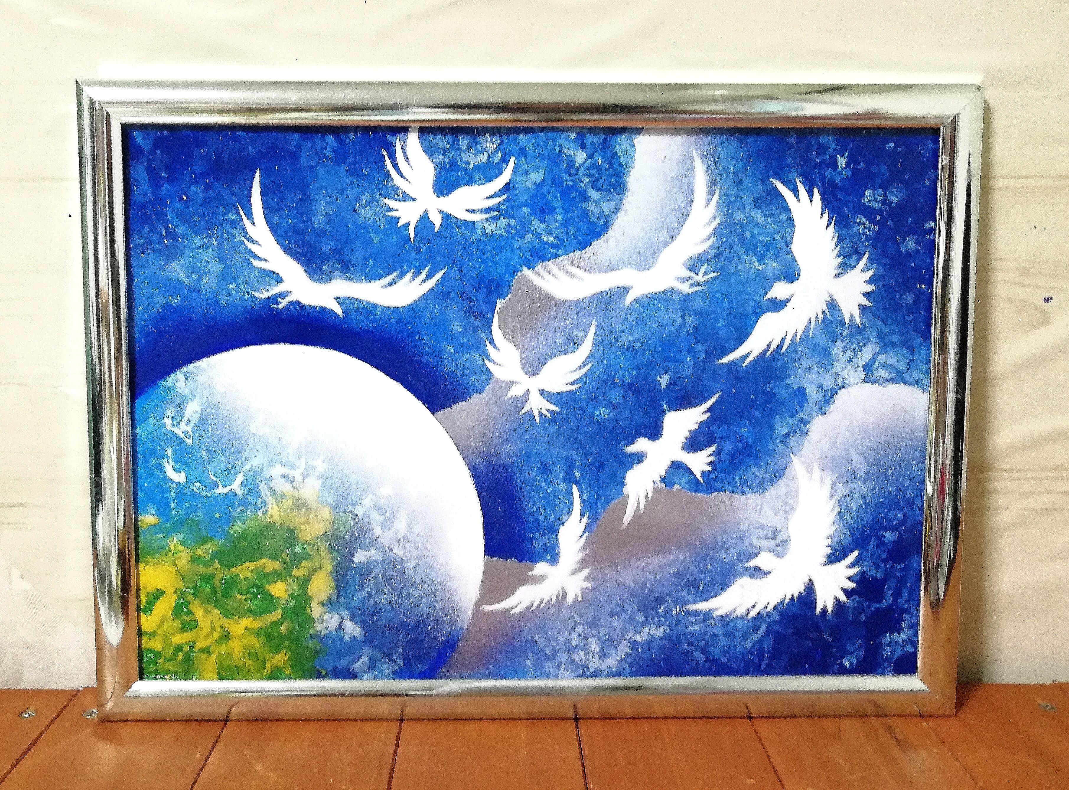 スプレーアート額付き・A4 【地球＆7羽の白い鳥の絵】 | Pay ID