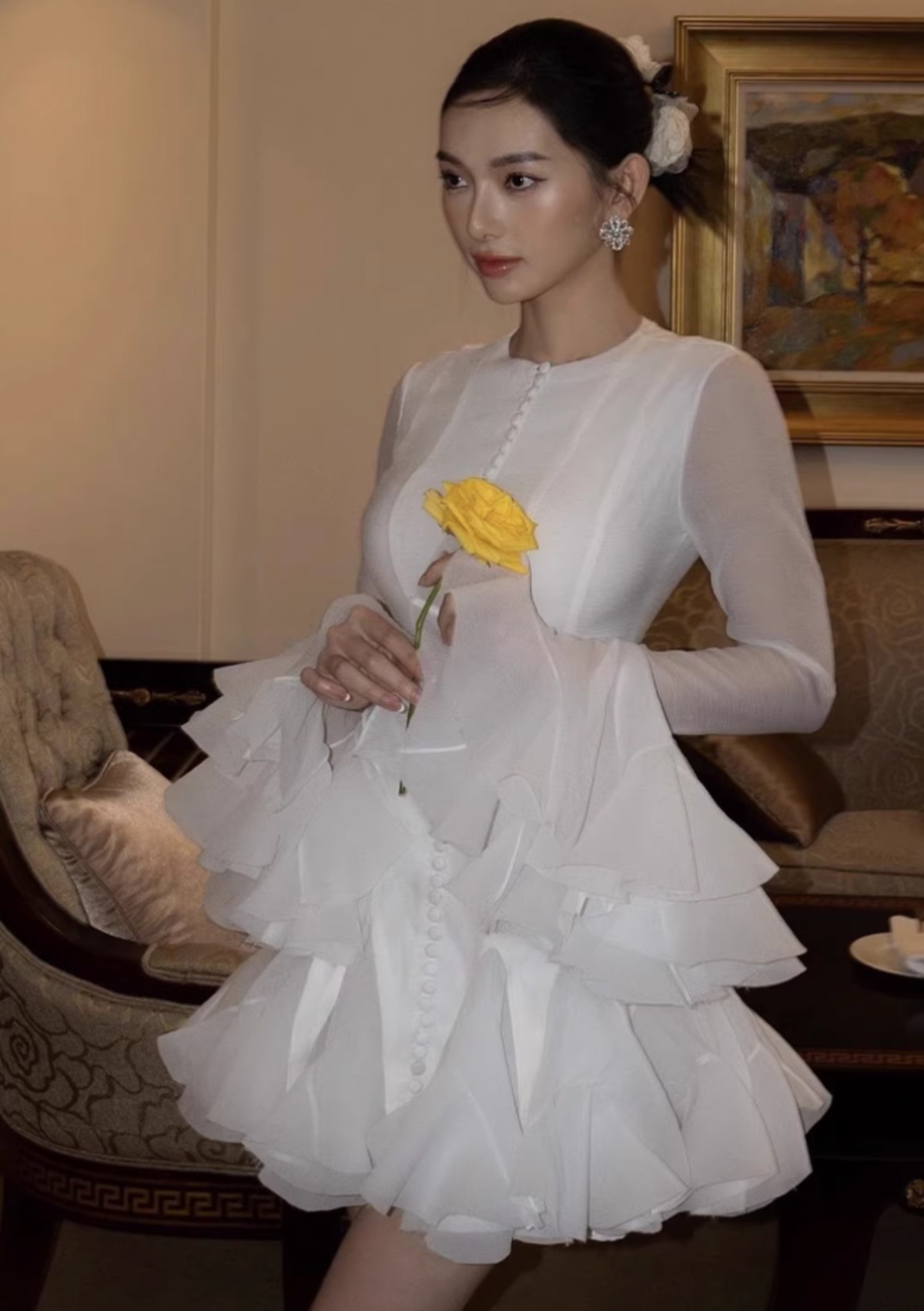 美品୨୧PERNA ボリュームフリルナイティードレス 白 PERNA シャツワンピース ボリュームフリルナイティードレス