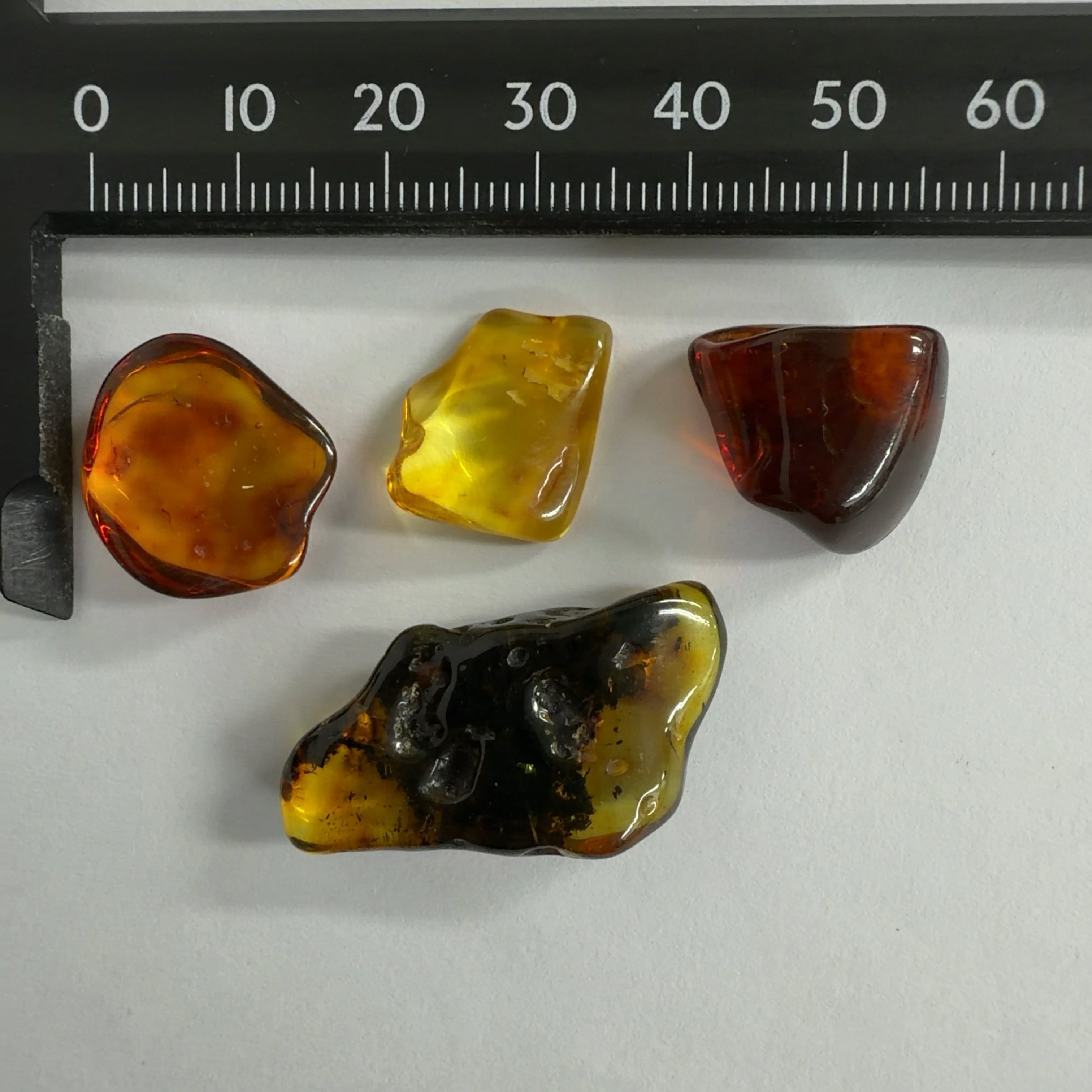 E11292】 ベータクォーツ 高温水晶 β-Quartz 水晶 クォーツ クリスタル