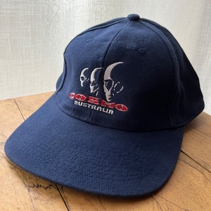 COZMO 90's Deadstock Cap【ネイビー×レッドロゴ】