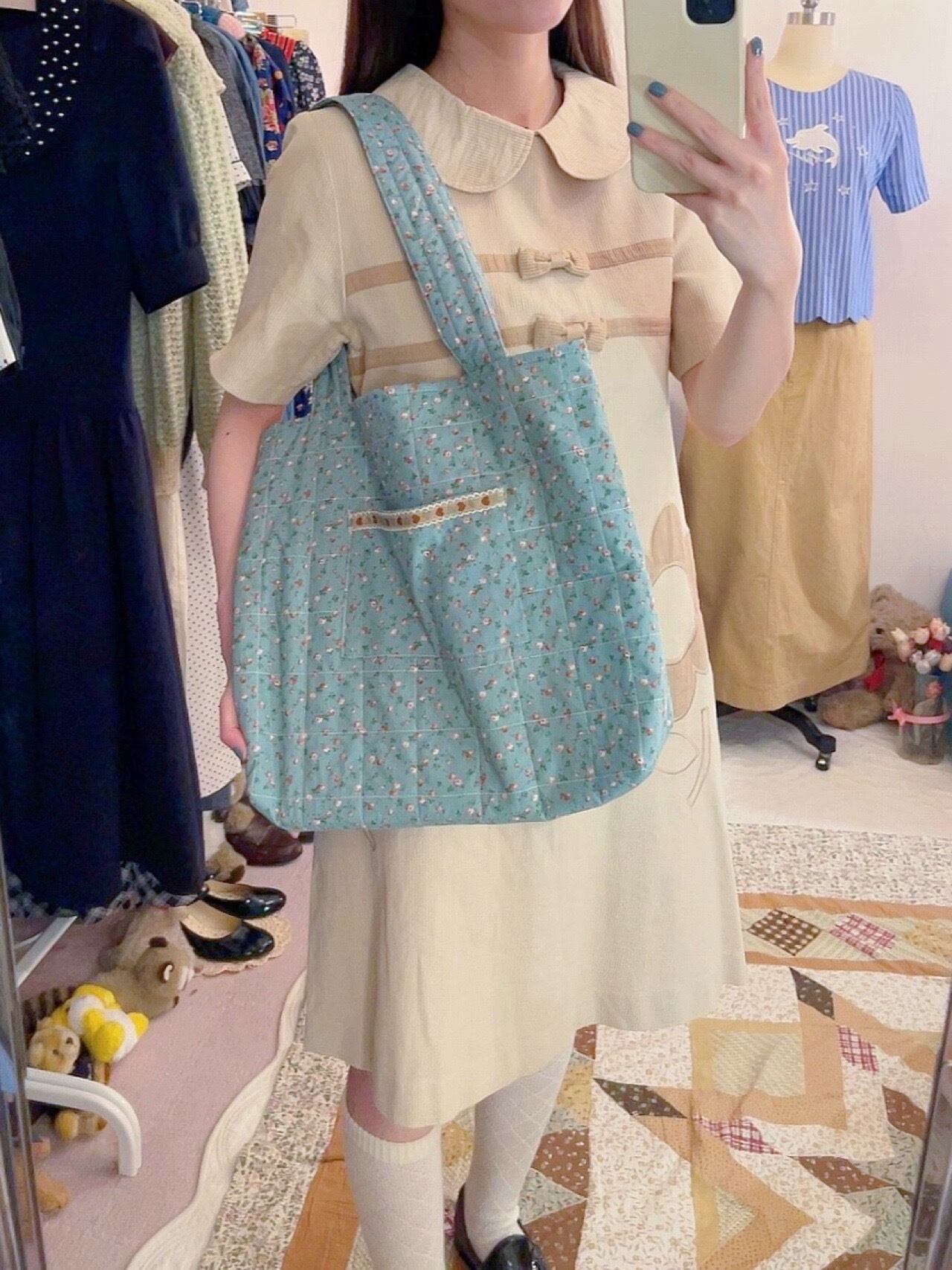 original / saxe blue flower quilting tote bag
