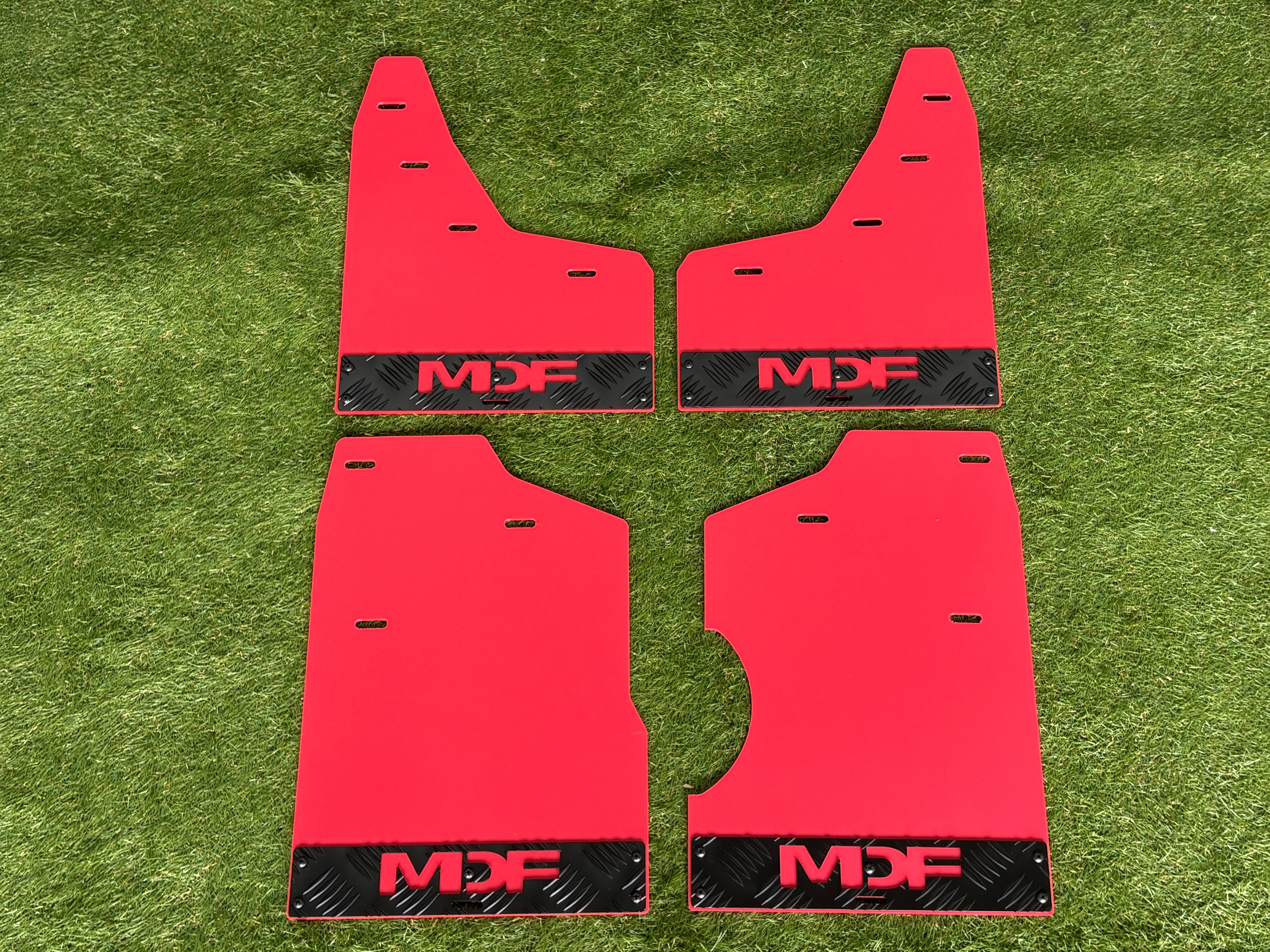 26型 デリカD:5専用 MDF ウォークスルーキット 新商品 | MDF EQUIPMENT