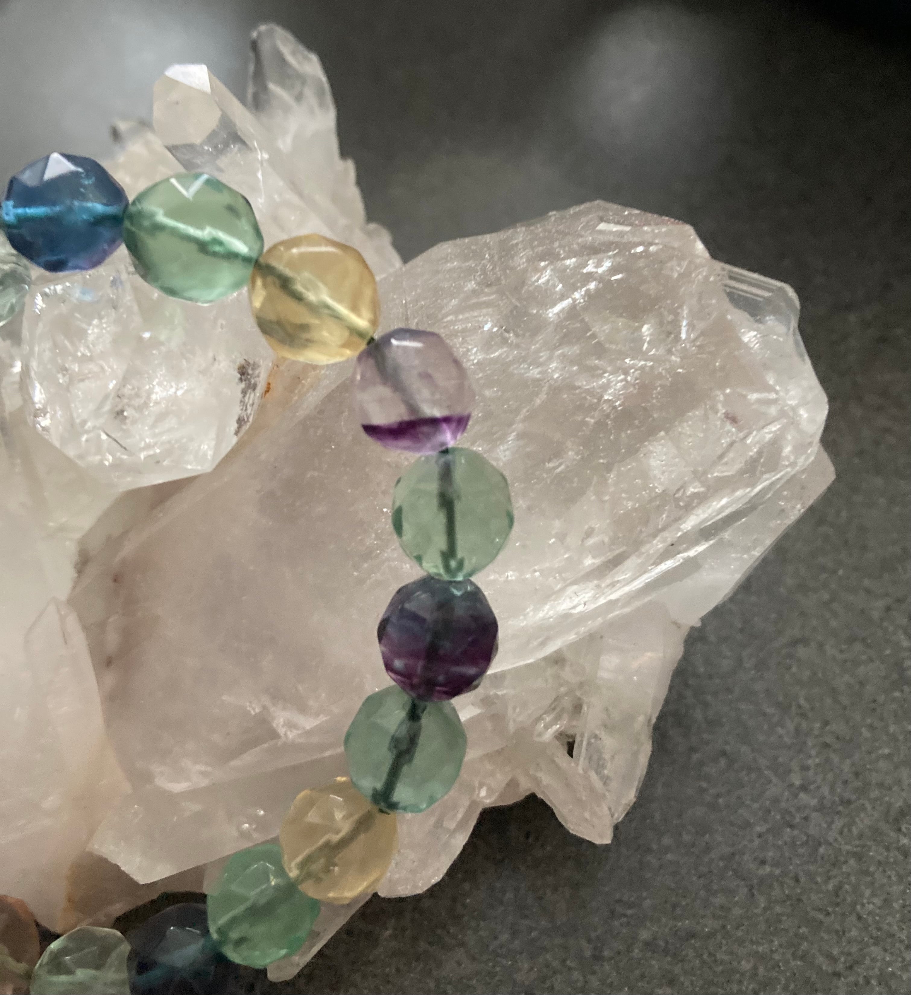 グリーンフローライトとムーンストーンのマルカバスター【中サイズ】