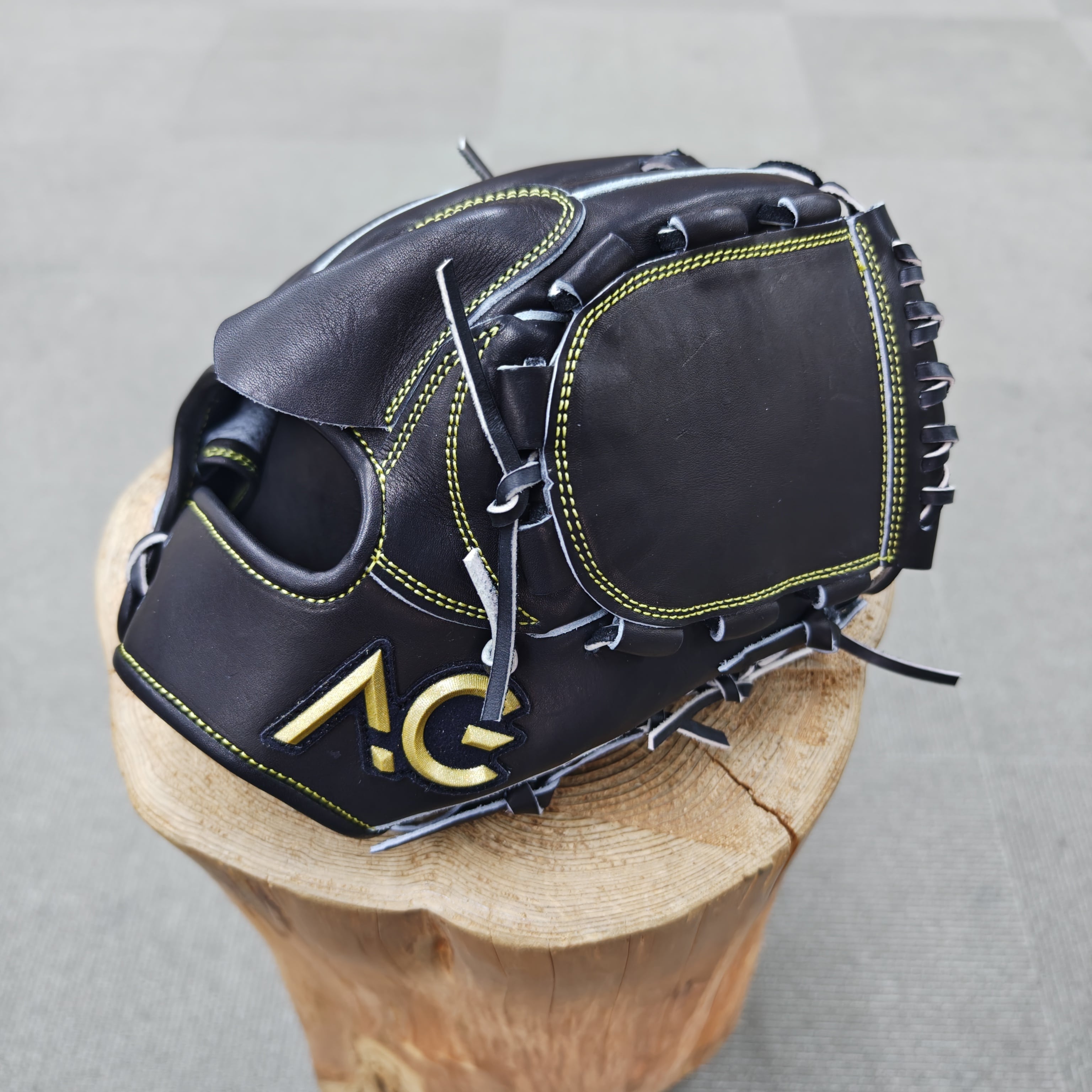 AG 特殊重心グローブ T018 硬式 投手用 右投げ用 | PLAYERZ オンライン