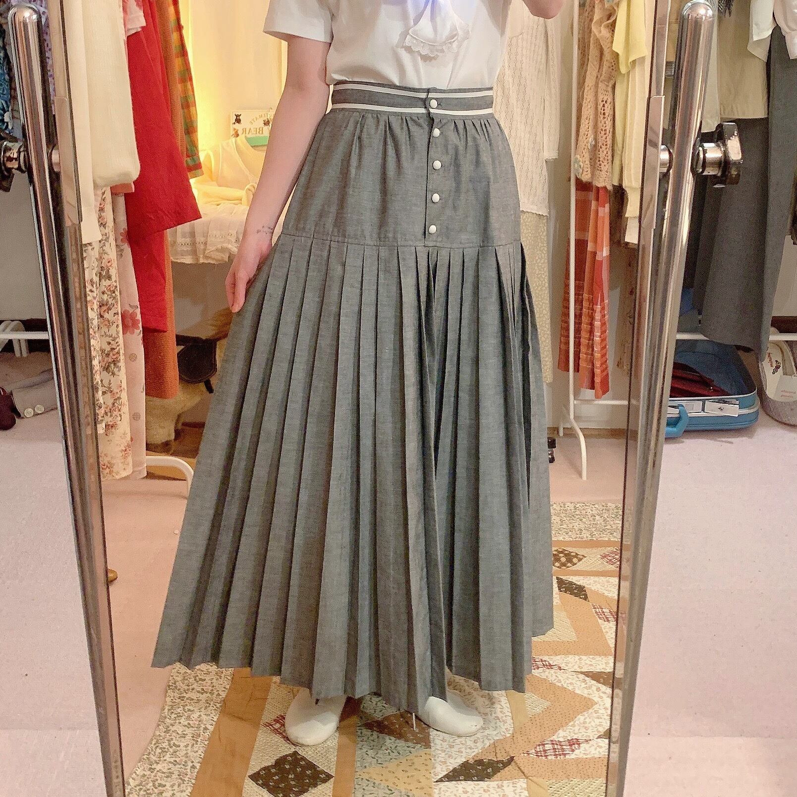original / brand new pleats skirt / gray