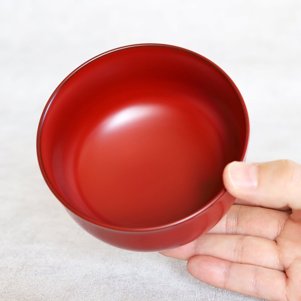 たっぷりサイズの汁椀。お味噌汁やスープをたっぷりといただきたい方に