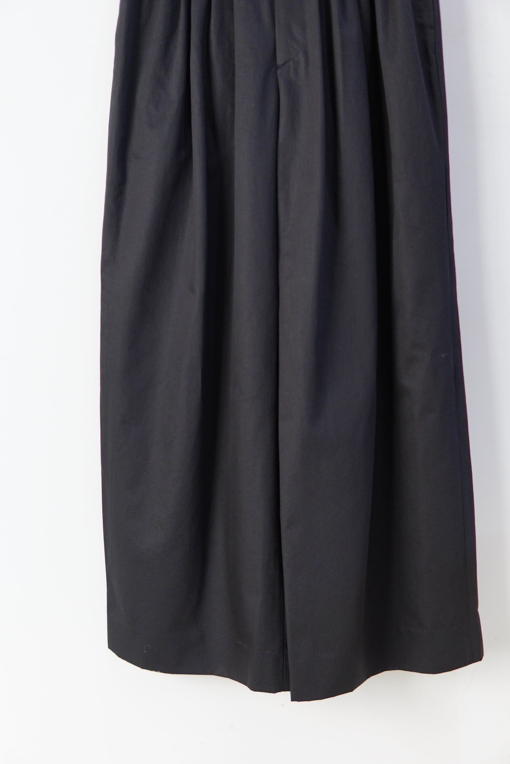 MASU / 6 TUCK TROUSERS | POETRY
