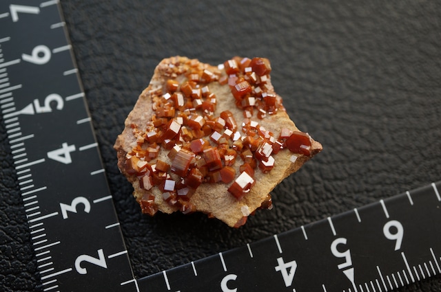 バナジナイト Vanadinite 2017