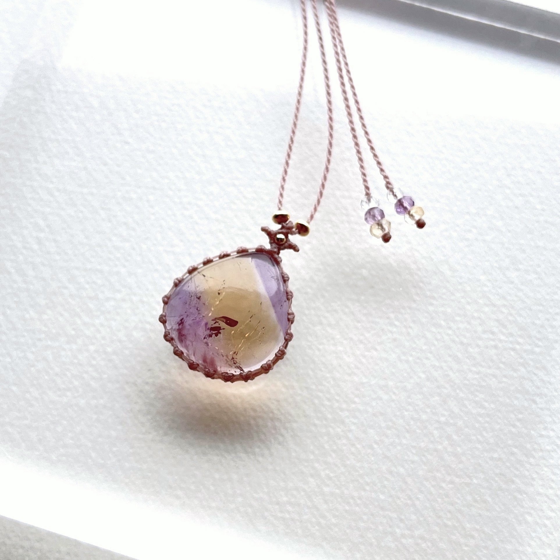 アメトリンのマクラメ編み 天然石ネックレス