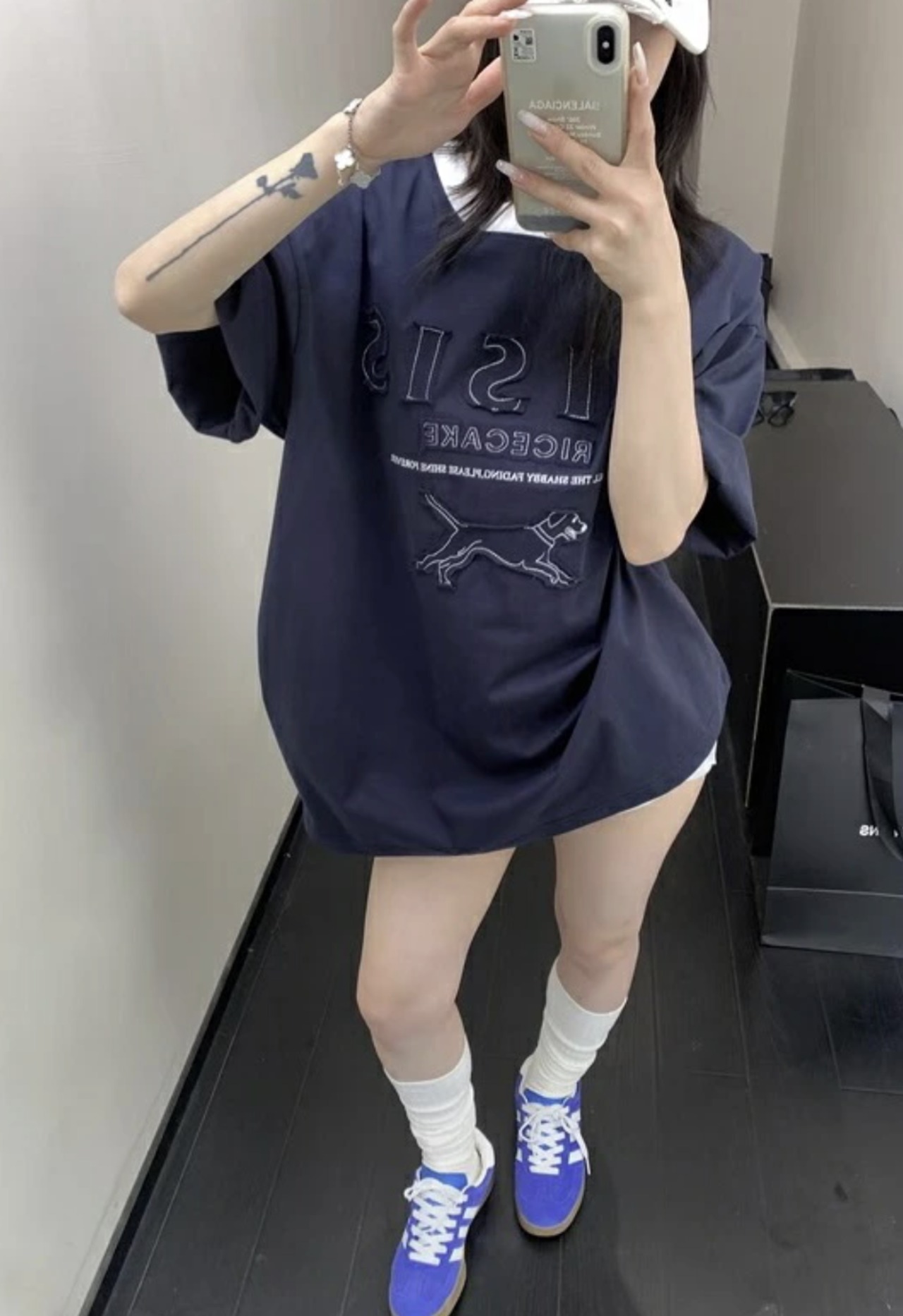 OISIS014 レトロパッチ刺繍Tシャツ