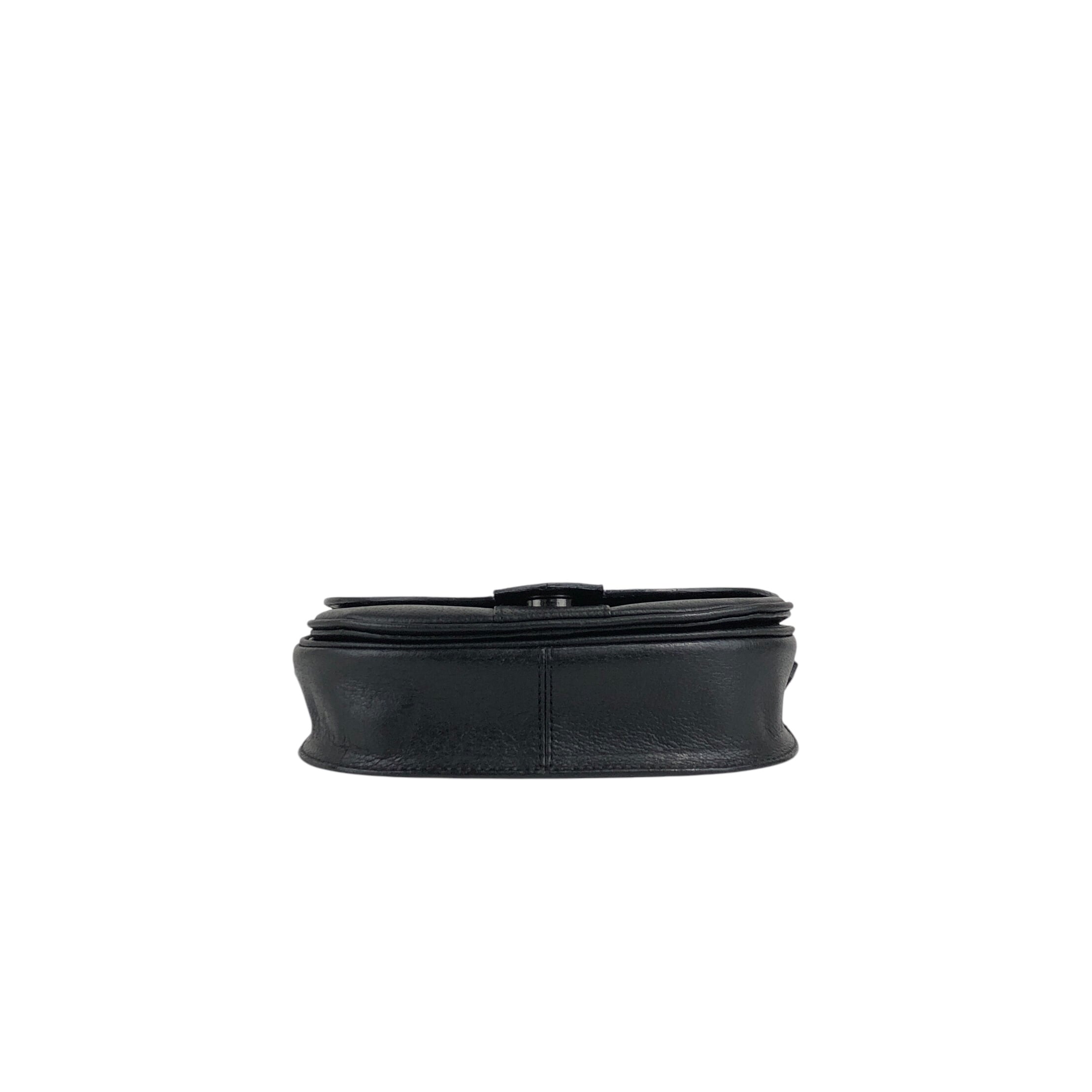 Yves Saint Laurent イヴ・サンローラン ショルダーバッグ ブラック Yves Saint Laurent イヴ・サンローラン ショルダーバッグ ブラック