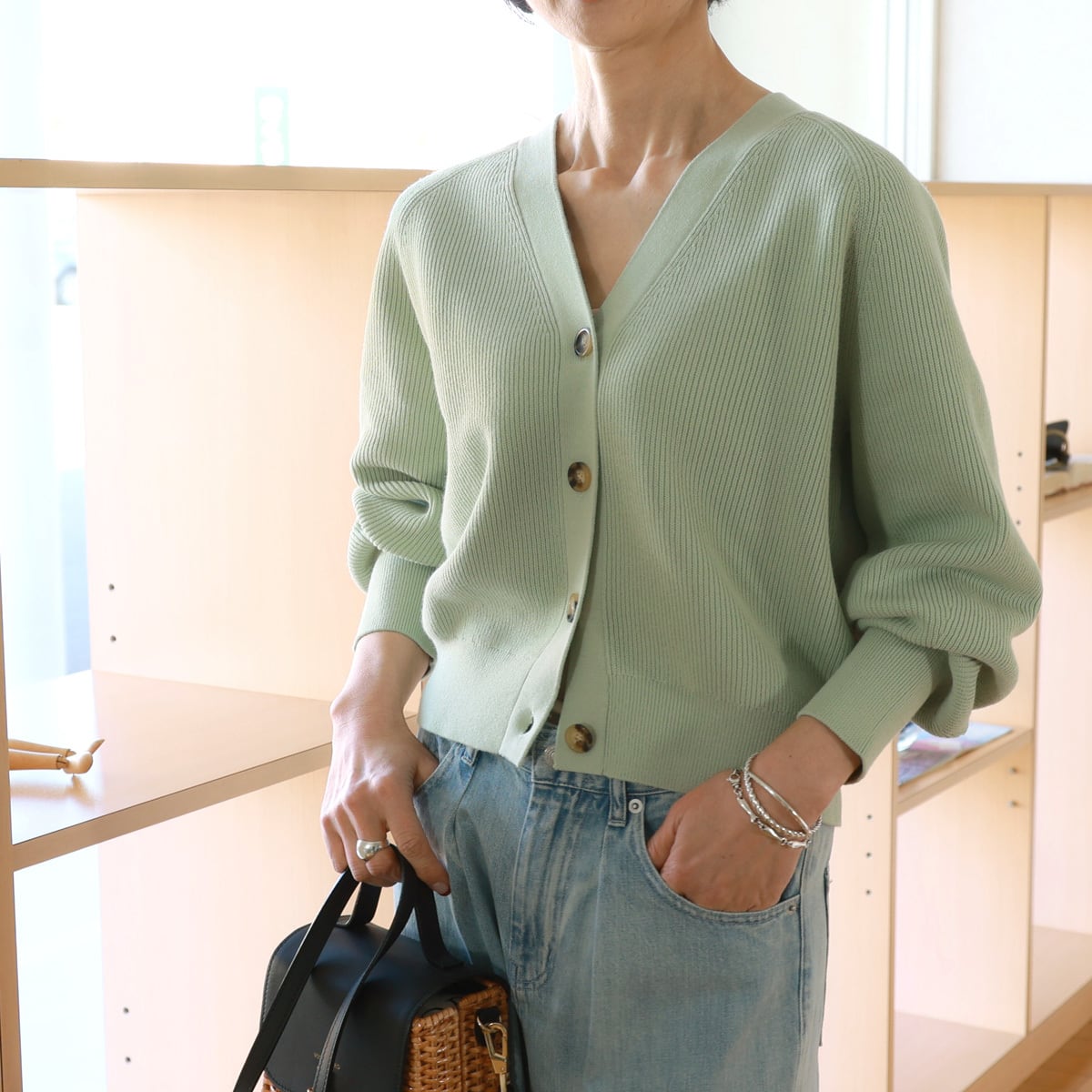 MICA&DEAL (マイカ&ディール) ディープカフスドルマン ドライタッチ畔 Vネックカーディガン