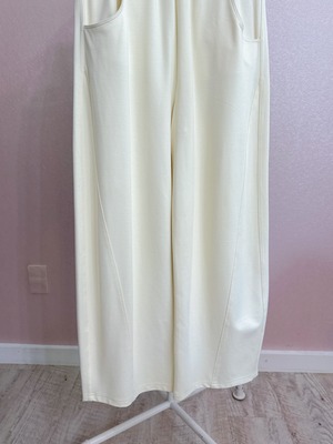 ワイドカーブパンツ