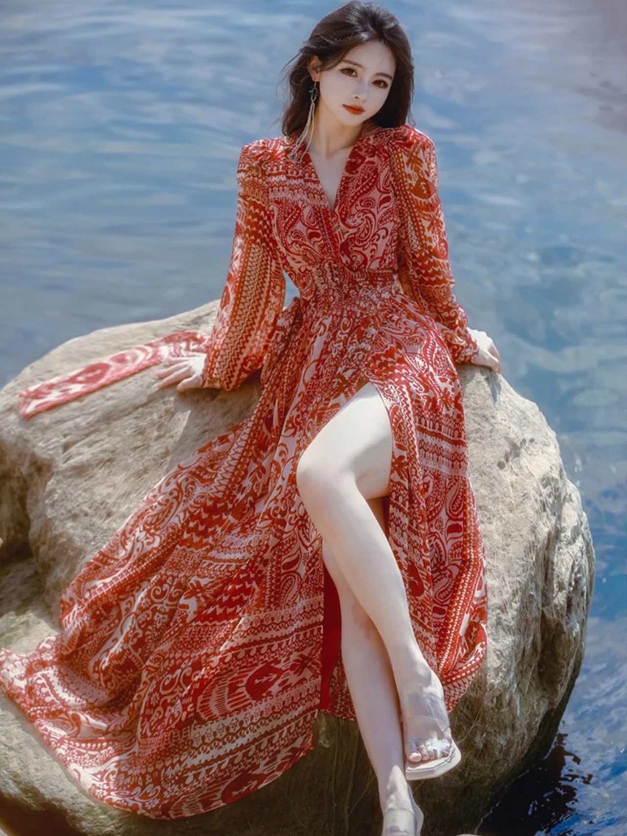 【0049】Bohemian Slit Red Short Sleeve Dress