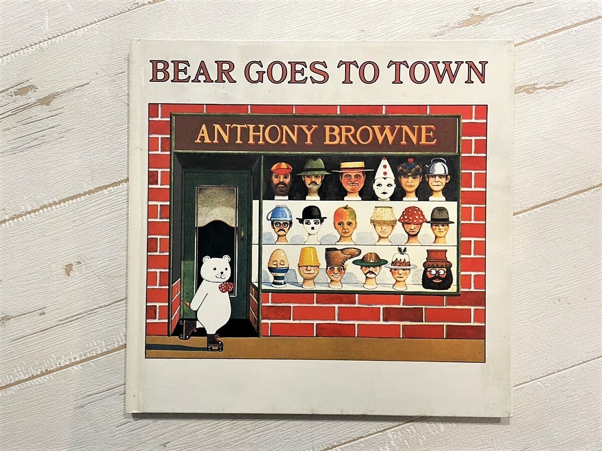 【DP218】Bear Goes to Town / picture book