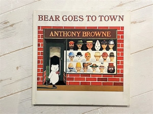 【DP218】Bear Goes to Town / picture book