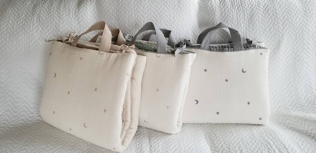 ★即納★お昼寝布団《両面キルティング・月と星》敷きパッド