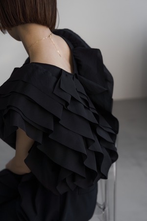 frill vest(black)  ご注文から1週間前後で発送