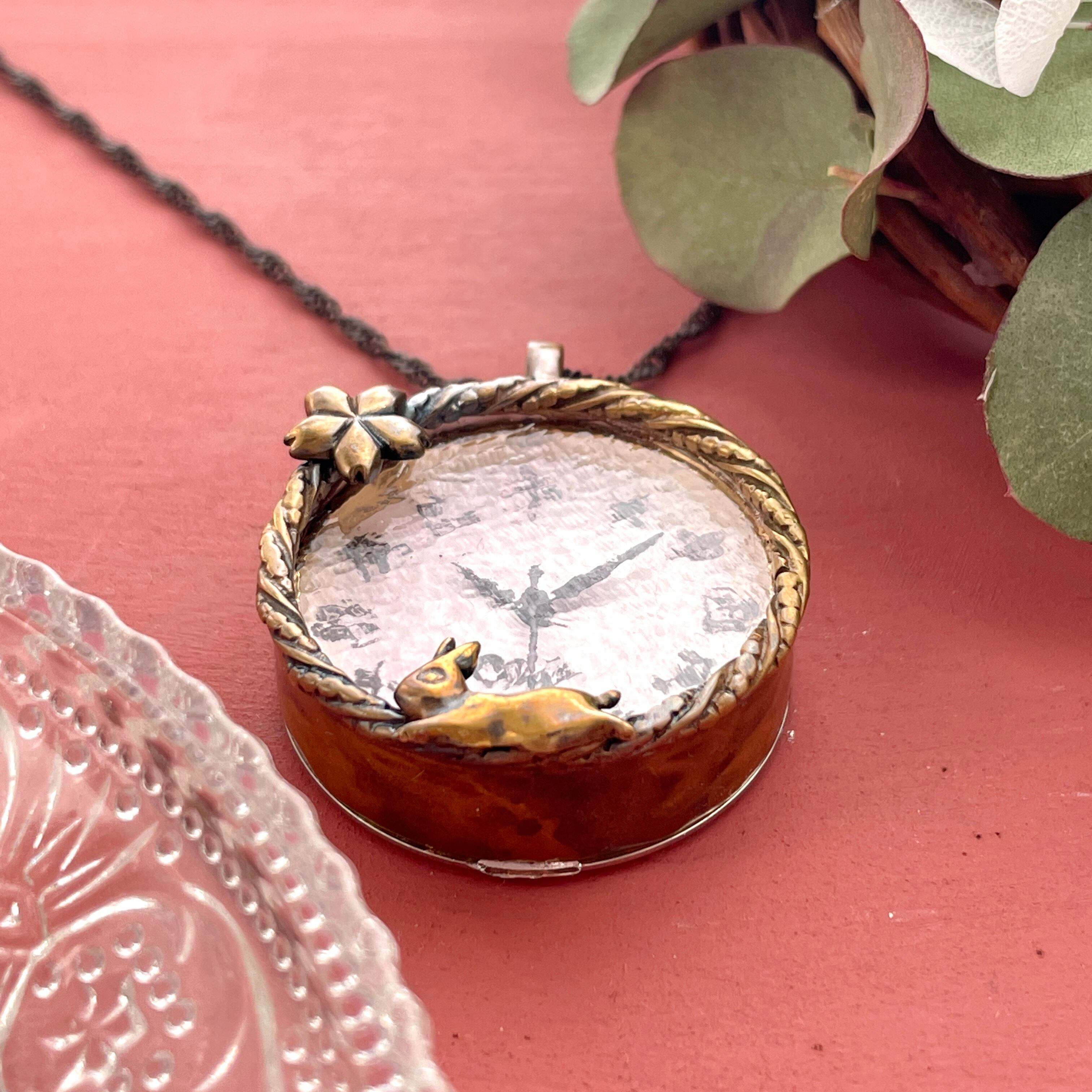 桜見て跳ねる子ウサギ腕時計Mマーブルピンク | カエルの時計屋さん